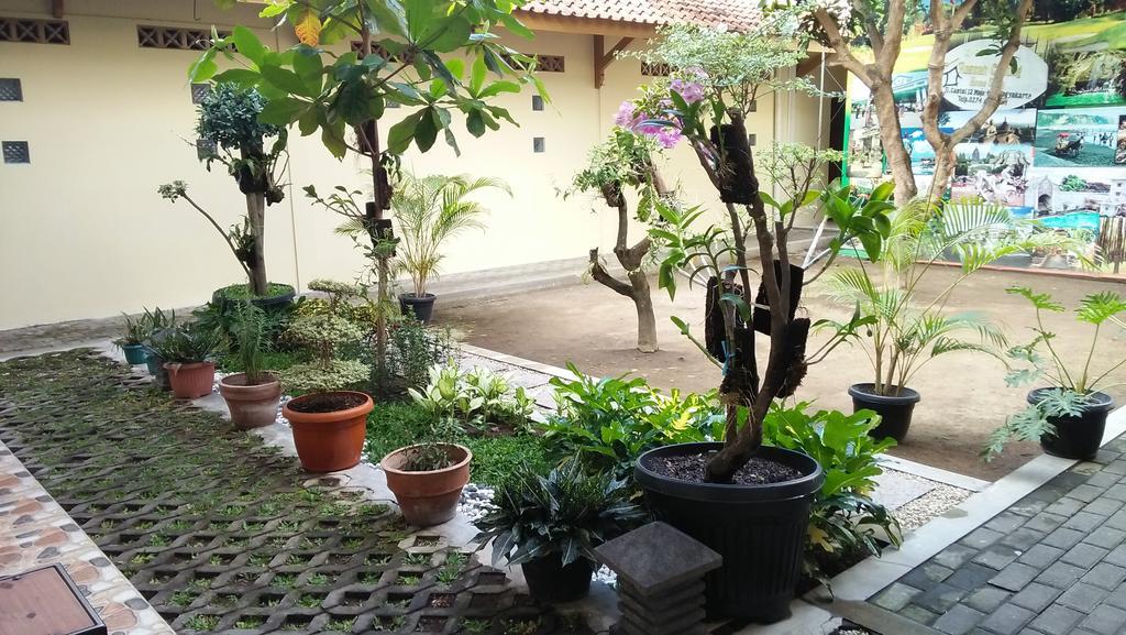 Roemah Canting Homestay Yogyakarta Exterior photo